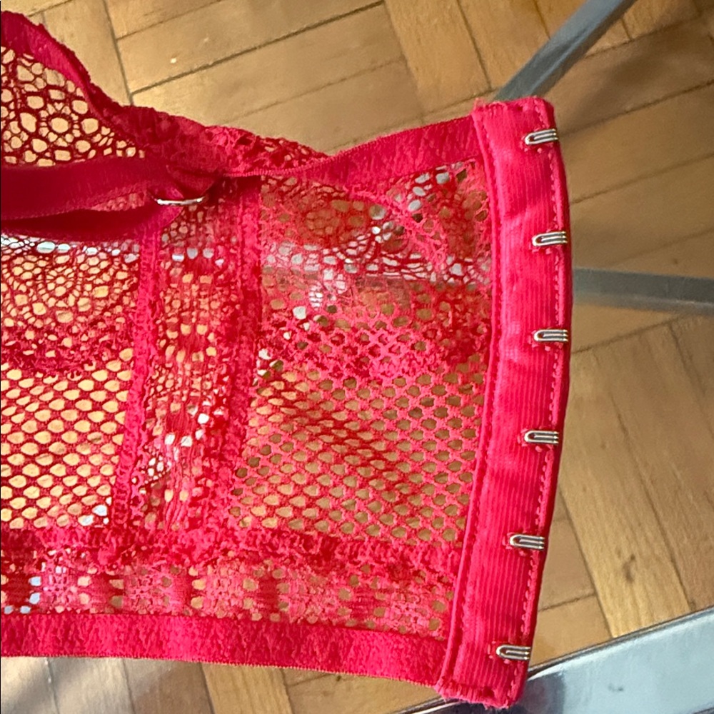 Victoria’s Secret Red Lace Women's Bralette - Picture 9 of 9